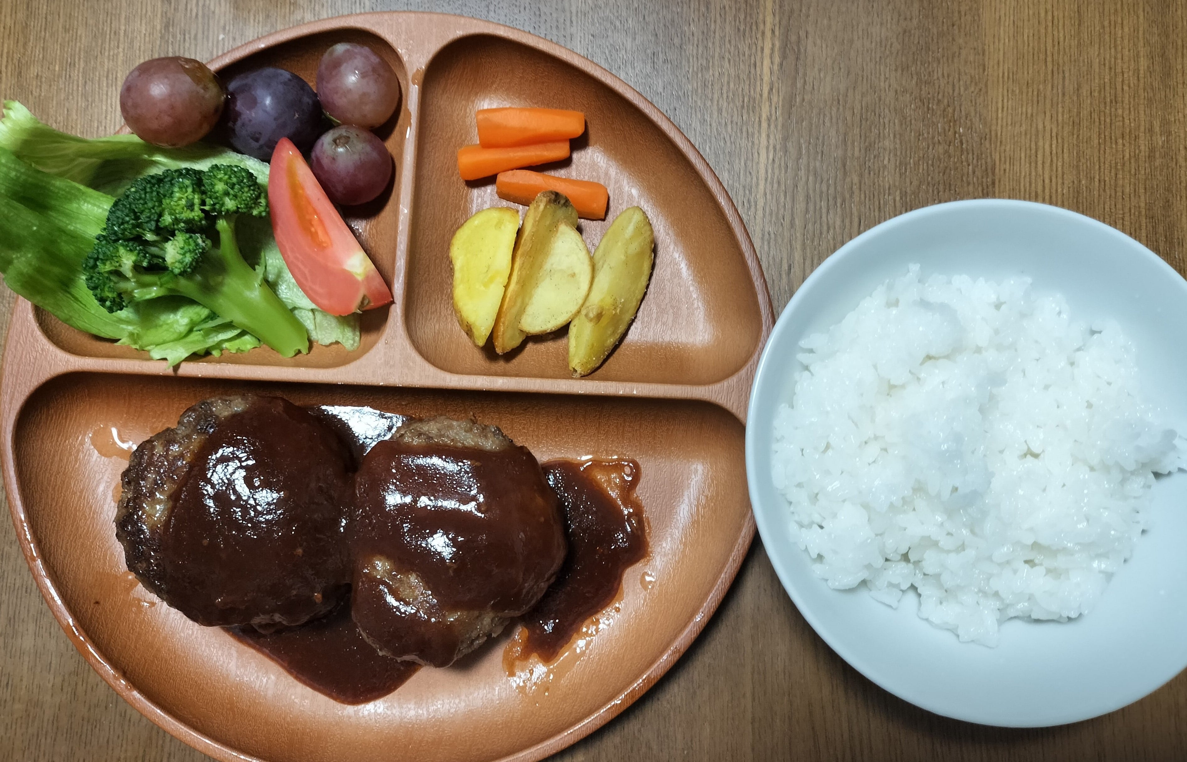 ホーム長の夕食　「ハンバーグ」